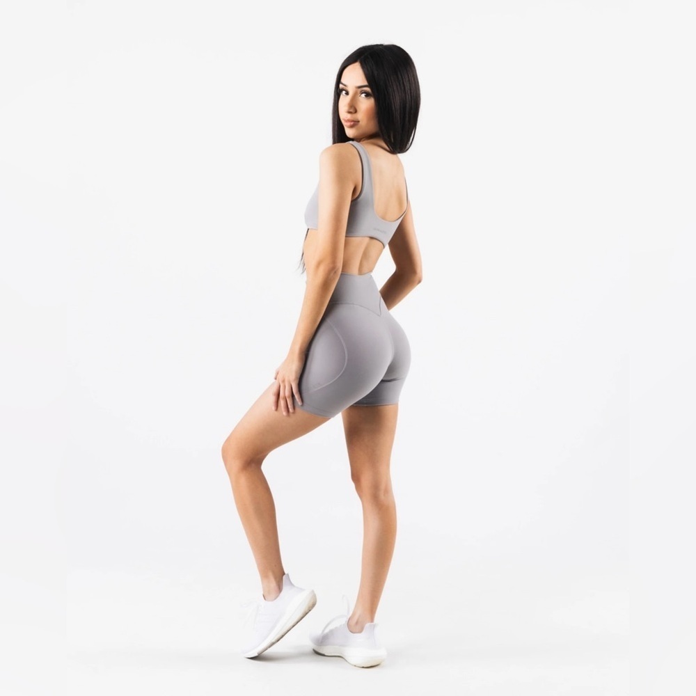 Alphalete Aura Sculpt bra - Picture 2 of 9